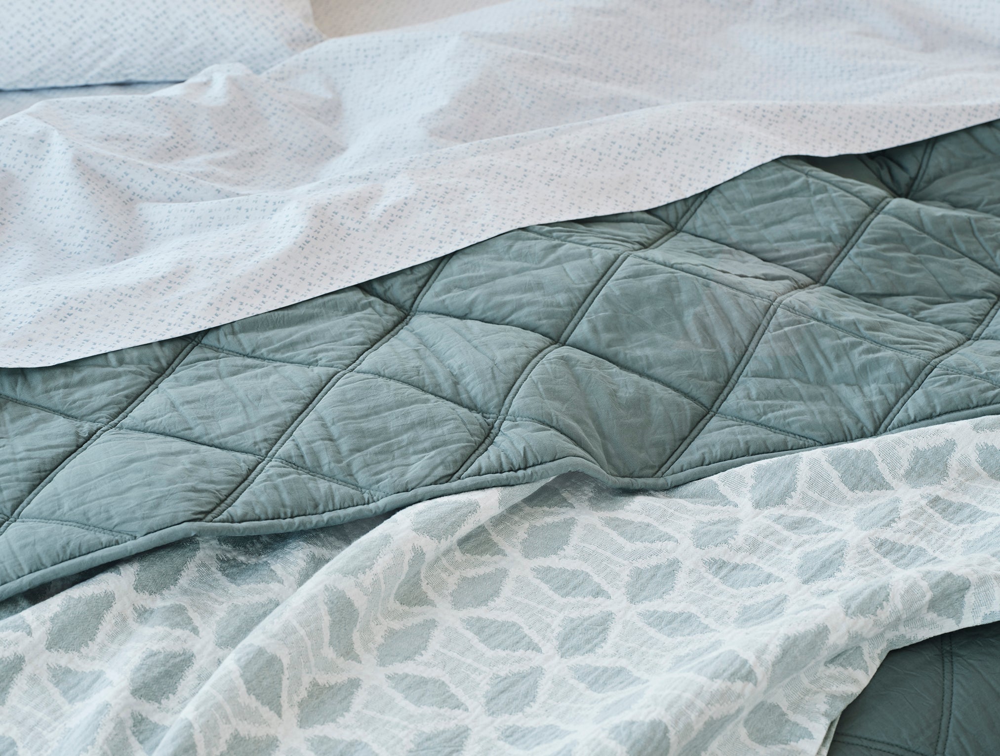Diamond-Stitched Organic Cotton Comforter 