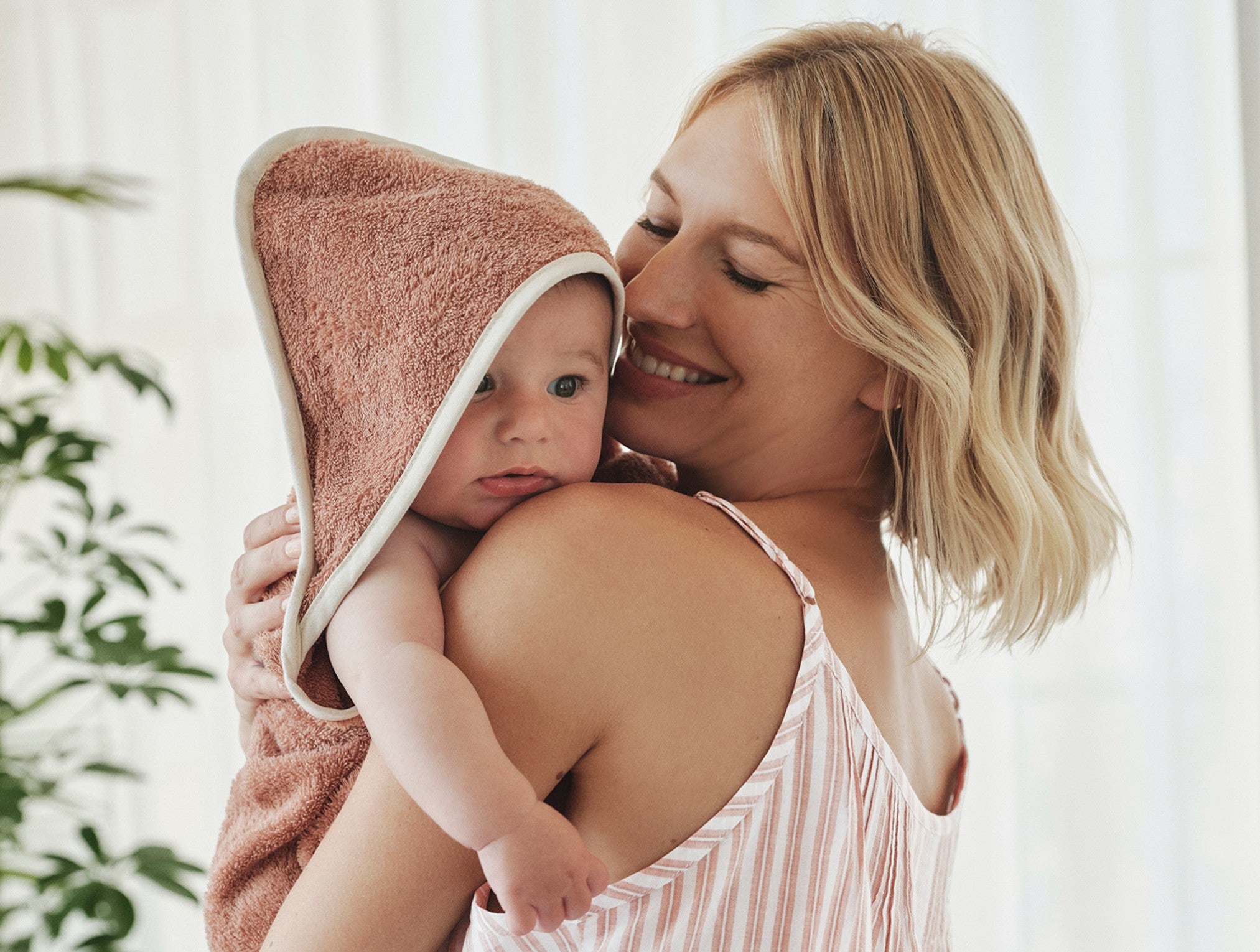 Cloud Loom™ Organic Baby Hooded Towel and Bath Mitt Set